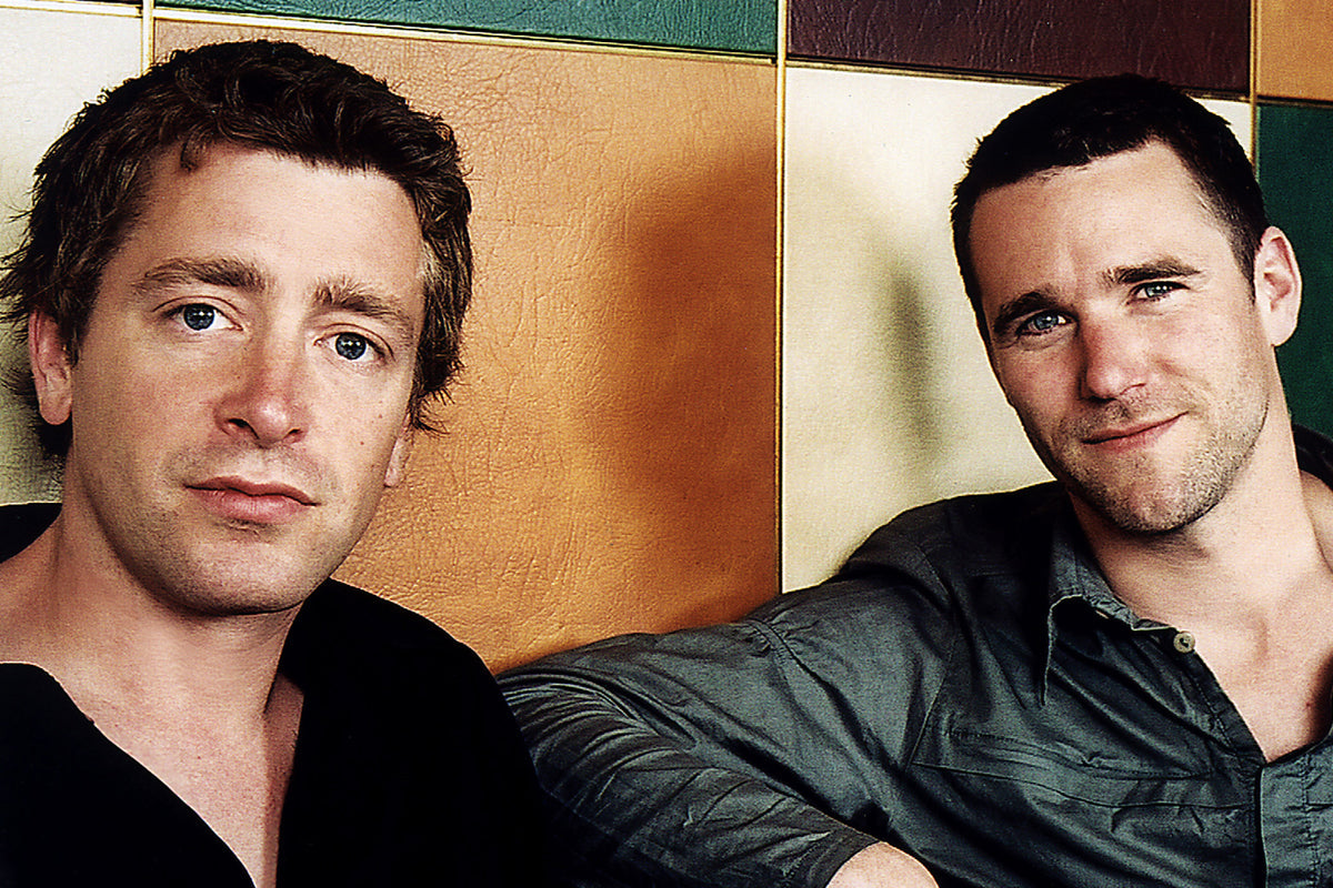 Authentics by Benjamin Hopf und Konstantin Wortmann: STAND UP – Licht, das ins Lot zurückkehrt