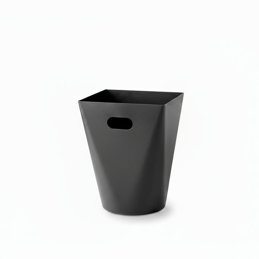 Warum SQUARE von Authentics, Design Konstantin Grcic im Büro unschlagbar ist