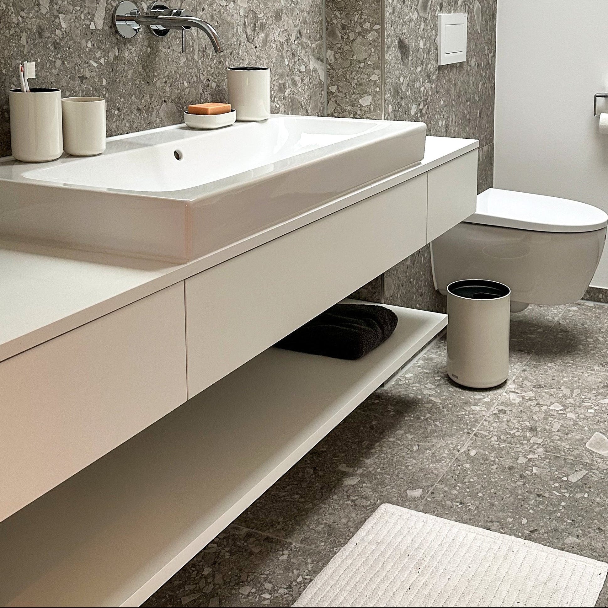 Das Bad als Heiligtum: 5 Regeln für ein minimalistisches, funktionales Badezimmer
