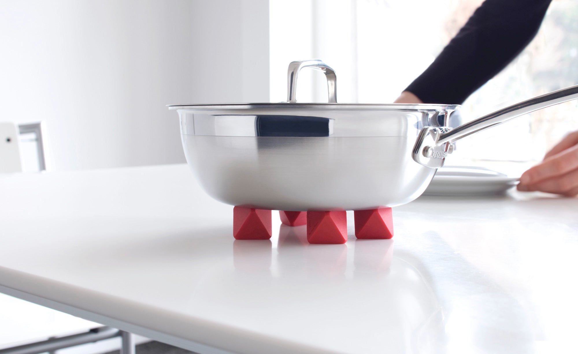 4HOT TOPFUNTERSETZER ROT